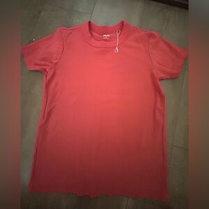 NWOT Uniqlo Red Short Sleeve Tee Casual Crew Neck